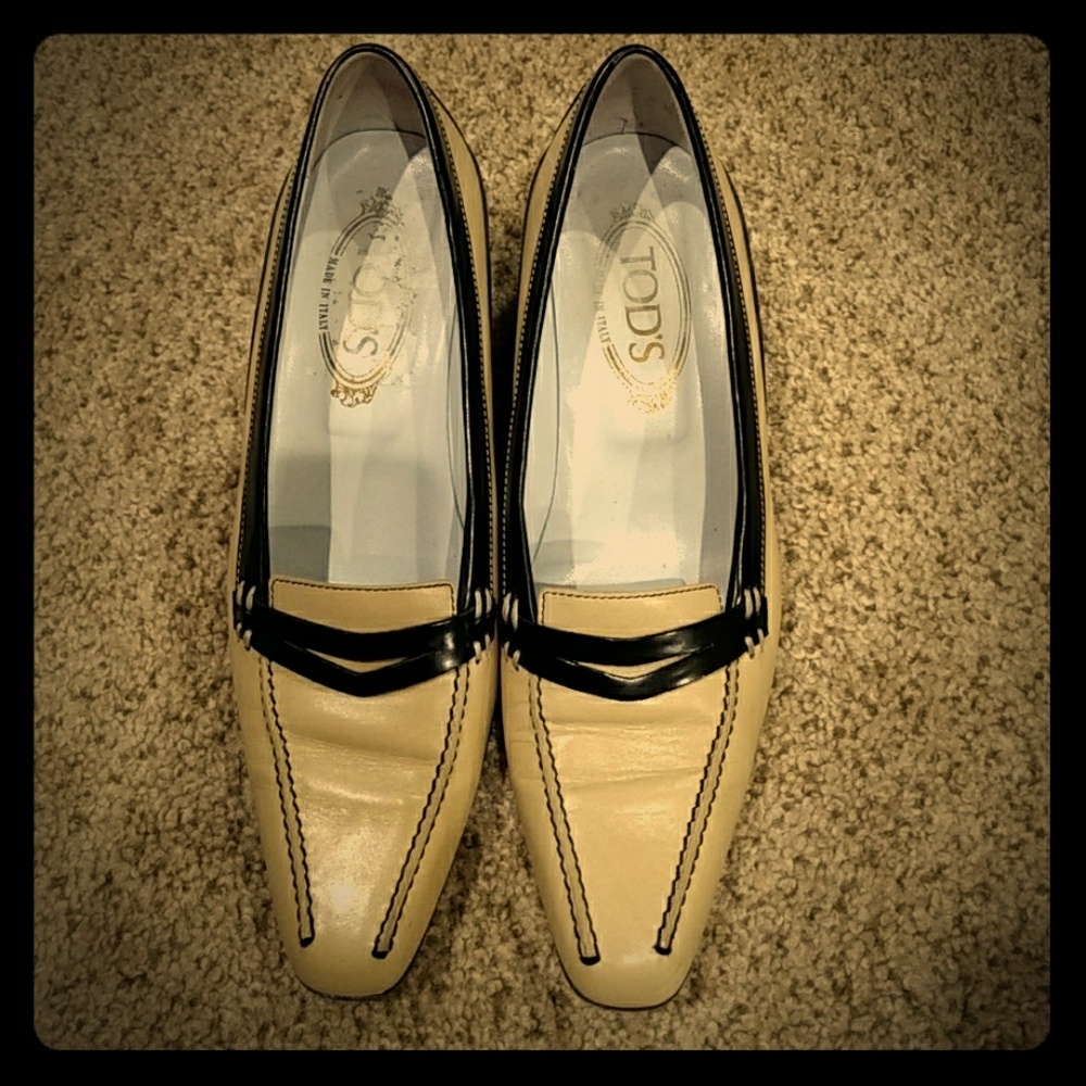 Tod's kitten heel dress shoe